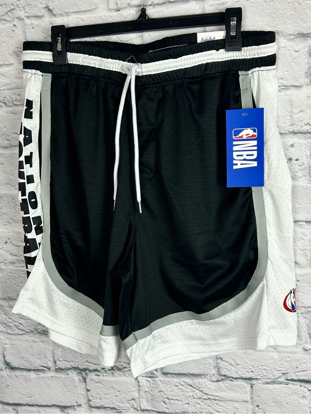 NBA Classic Basketball Shorts Black White Mesh Graphic Men’s Large NWT